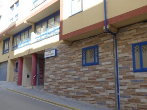 3_gfq0l4m218_monqar_playa_fachada_entrada.jpg
